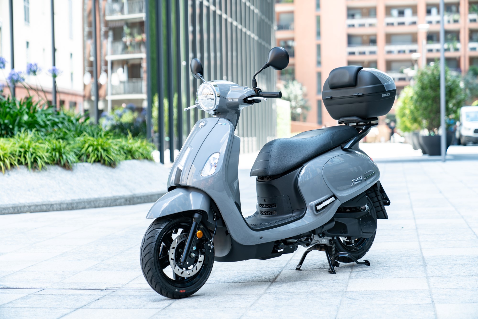 Benzine scooters